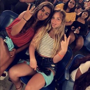 Meet your Posher, Ella